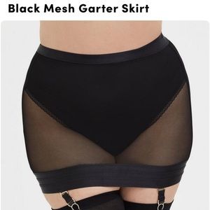Torrid Black Mesh Garter Skirt Size 0/L 12